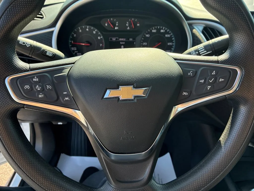 Used 2024 Summit White Chevrolet 1LT image 19