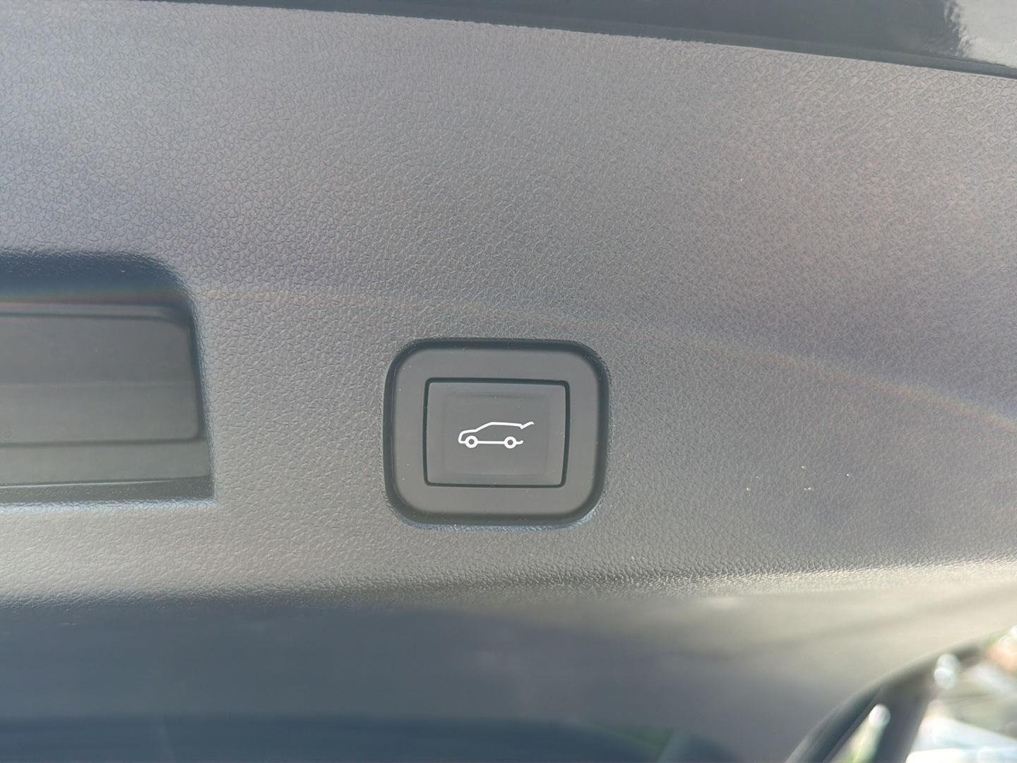 Used 2024 Mosaic Black Metallic Chevrolet FWD RS image 37