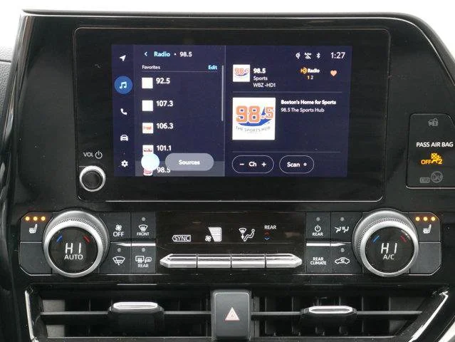 Used 2024  Toyota  image 18