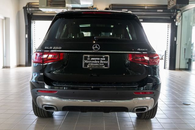 New 2026 Night Black Mercedes-Benz GLB 250 image 7
