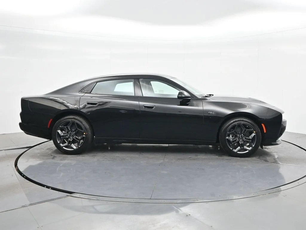 New 2026 Diamond Black Crystal Pearlcoat Dodge R/T image 6