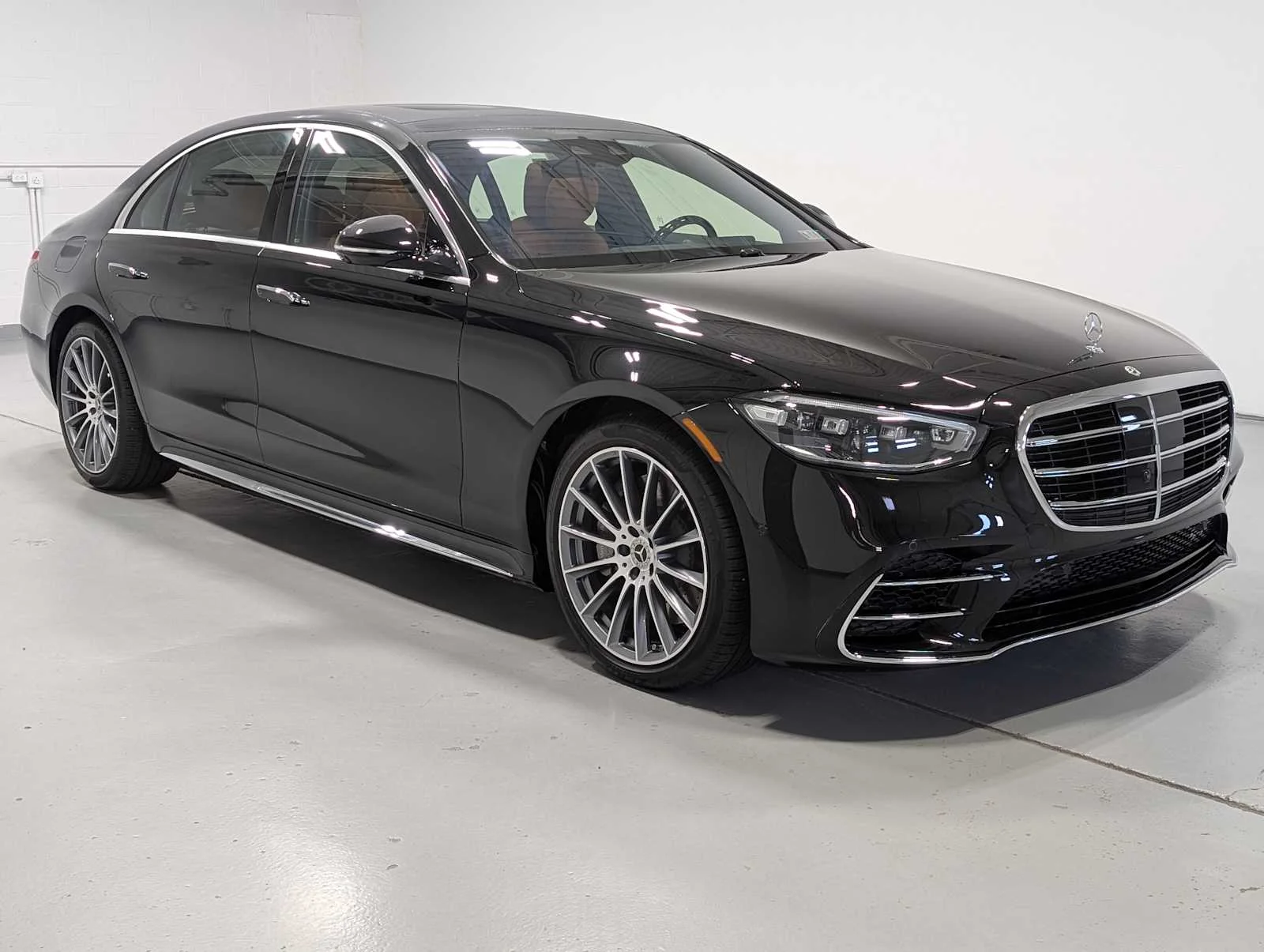 Certified Used 2026 Obsidian Black Metallic Mercedes-Benz S 580 image 6