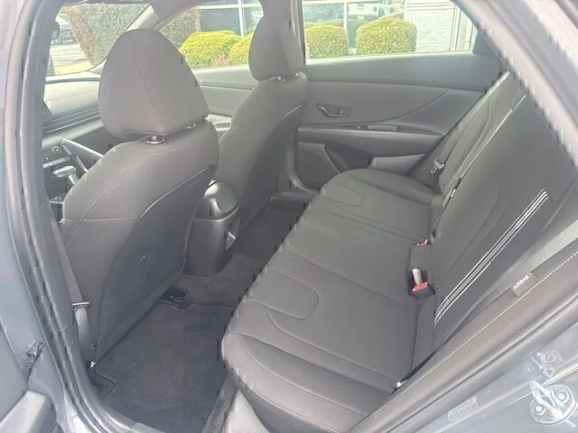 Used 2025 Gray Hyundai SEL Sport image 18