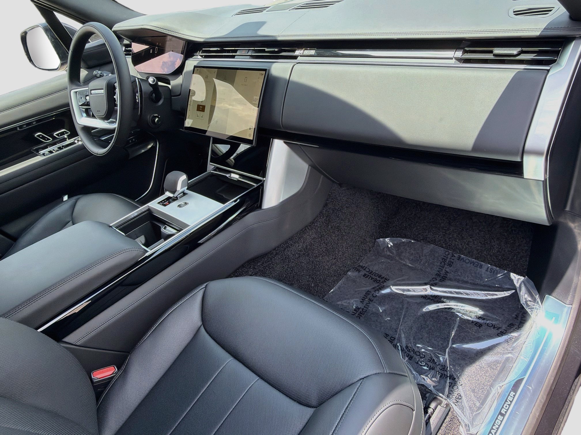 New 2026 Carpathian Grey Land Rover SE image 15