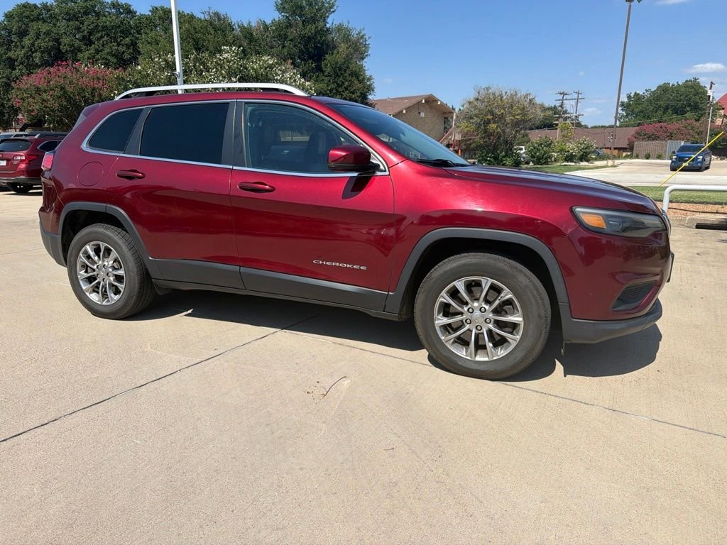 Used 2019 Red Jeep Latitude Plus image 19