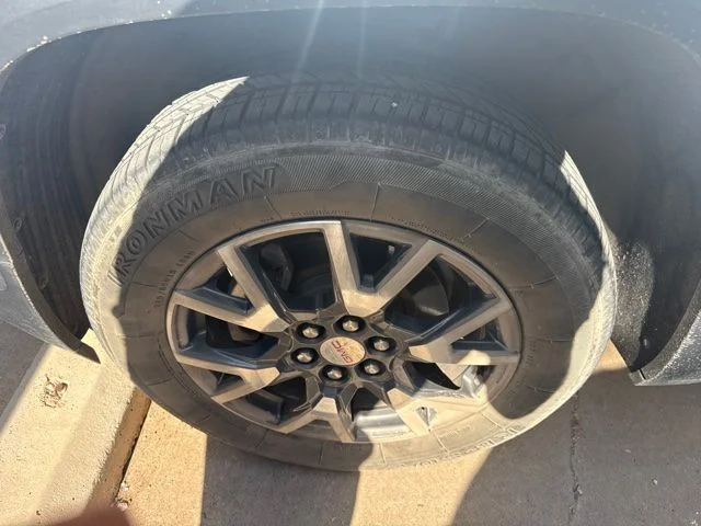 Used 2020 White GMC SLE image 2