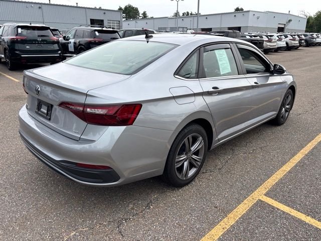 Used 2023 Silver Volkswagen 1.5T SE image 5
