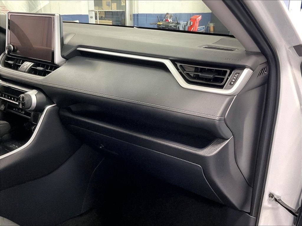 Used 2025 White Toyota XLE image 13