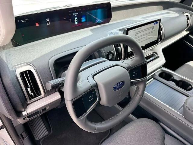 New 2026 Oxford White Ford Active image 6