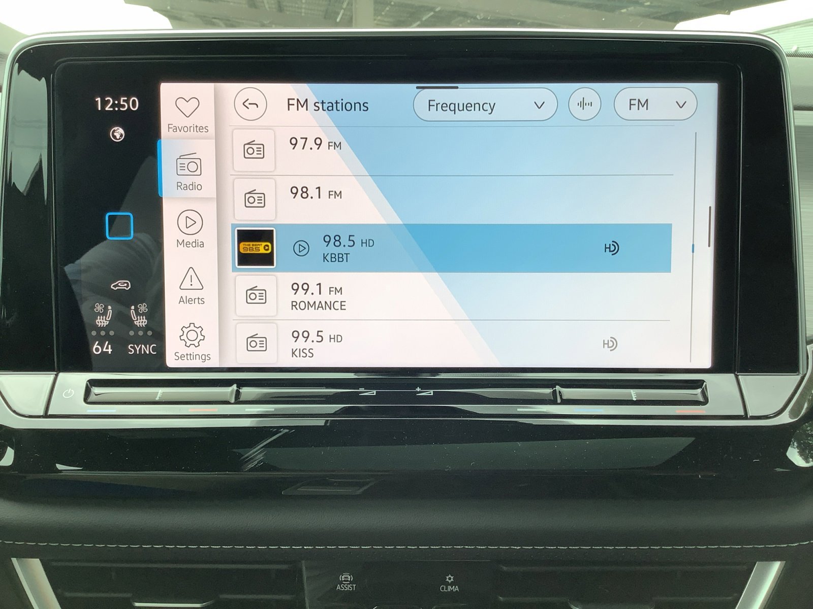 New 2026 Pure Gray Volkswagen 2.0T SE w/Technology image 17
