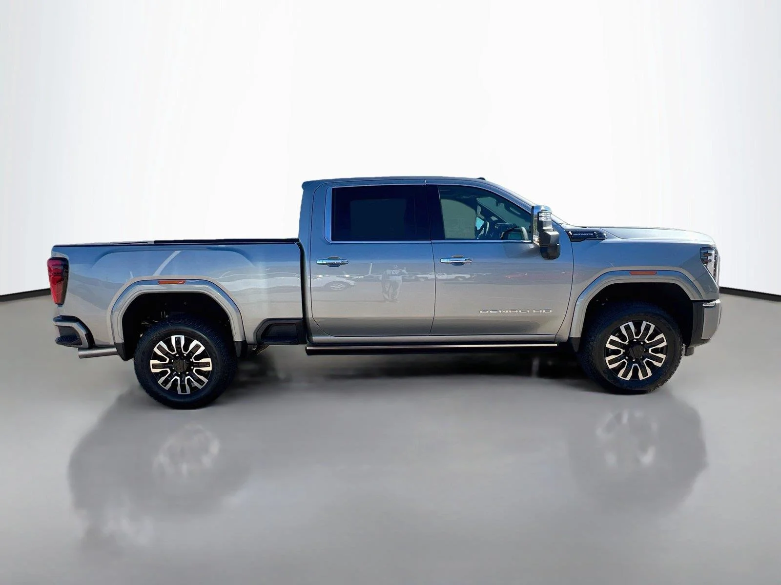2026 GMC Sierra 3500HD Denali Ultimate - Photo 18