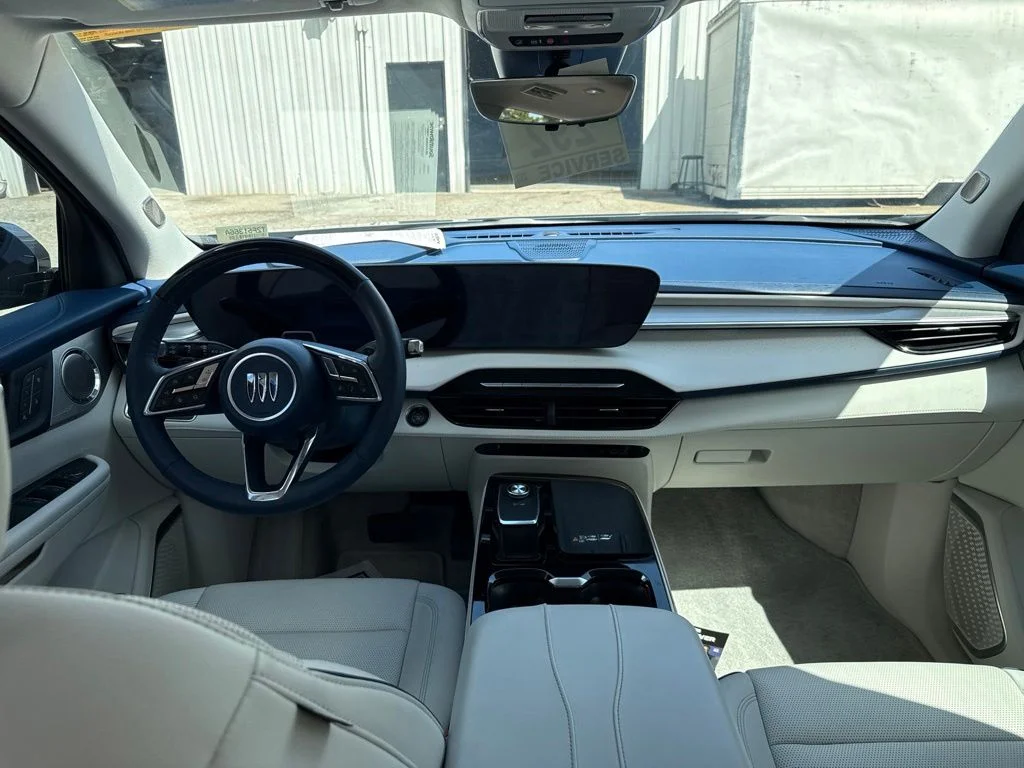 Used 2025 Gray Buick Avenir image 9