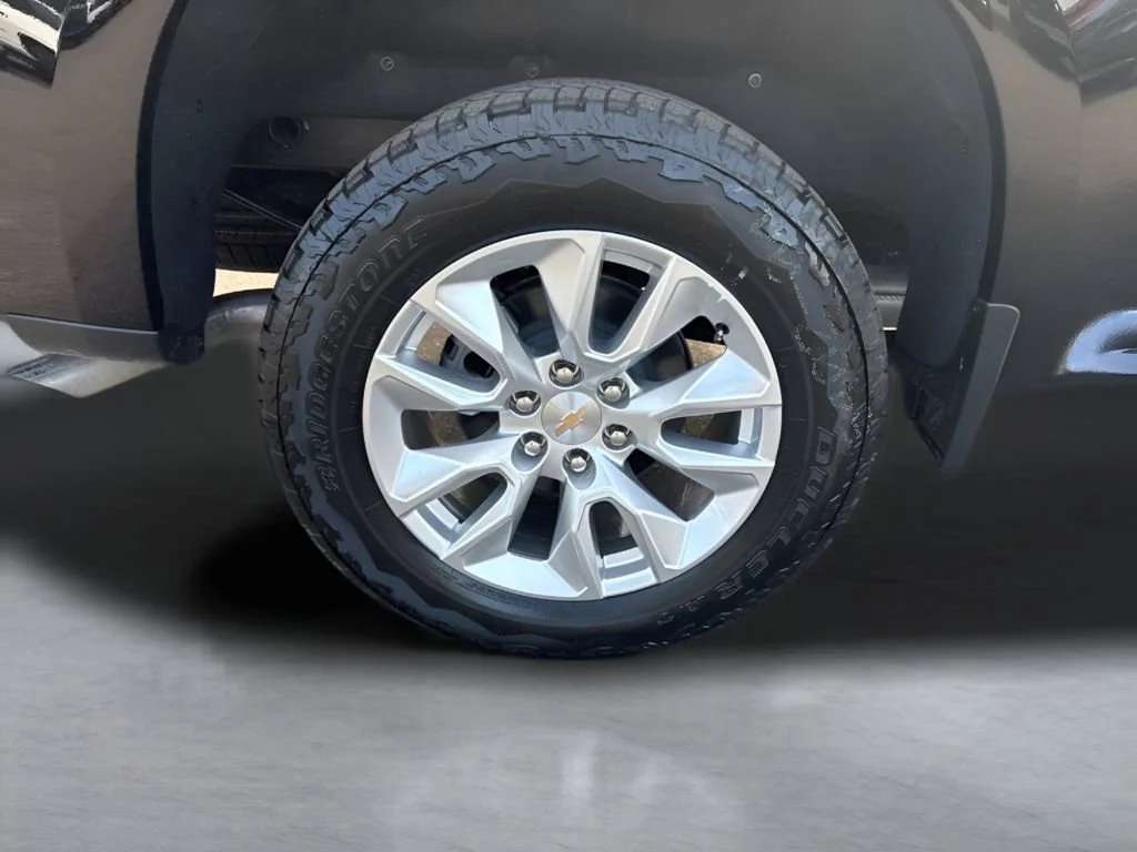 Used 2026 Black Chevrolet Custom image 34