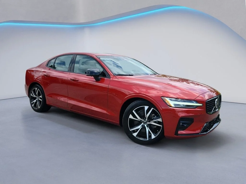 Used 2024 Fusion Red Metallic Volvo Plus Dark Theme image 2