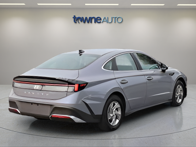 Used 2026 Blue Hyundai SE image 6