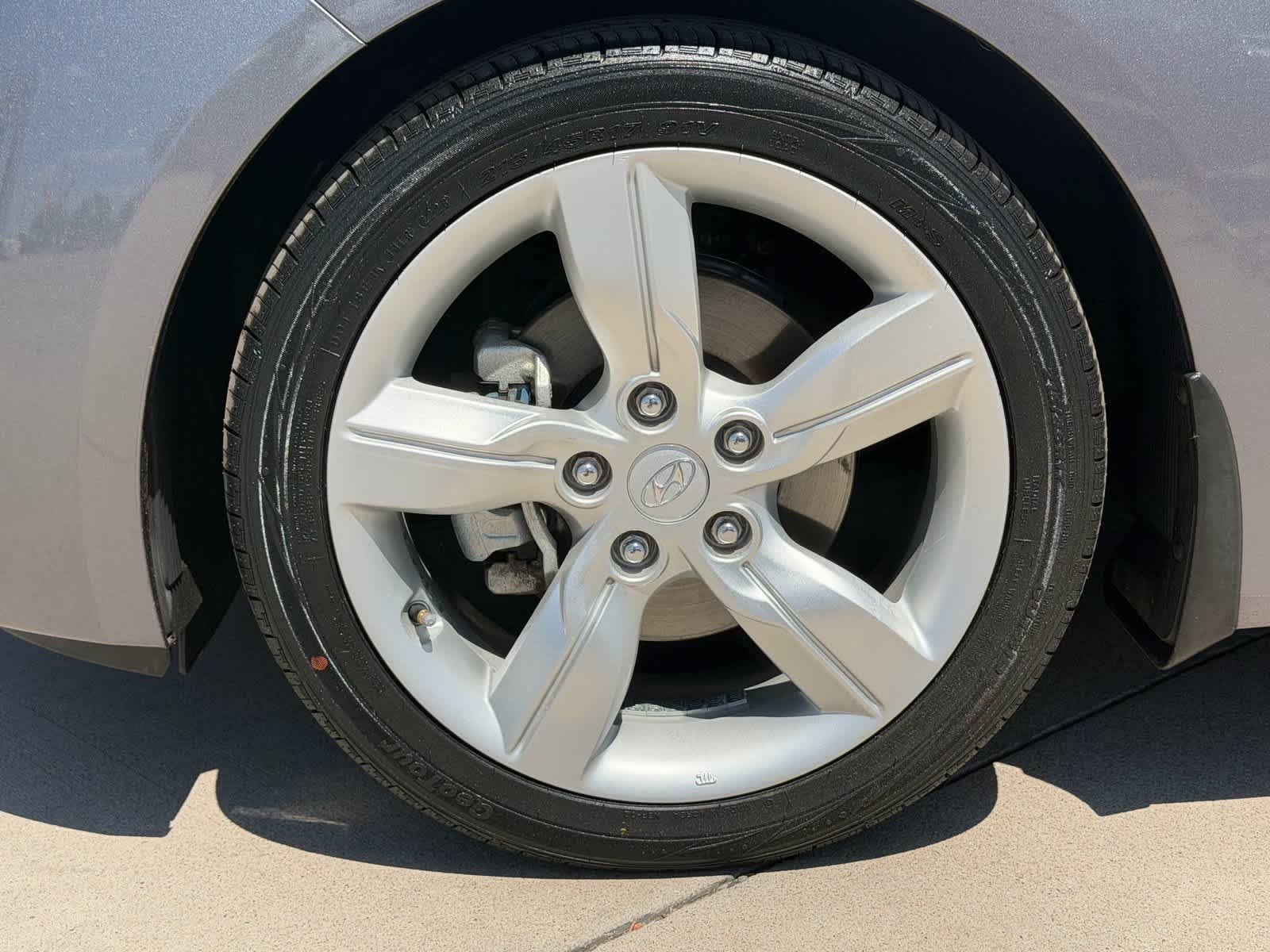 Used 2015 Triathlon Gray Metallic Hyundai  image 10