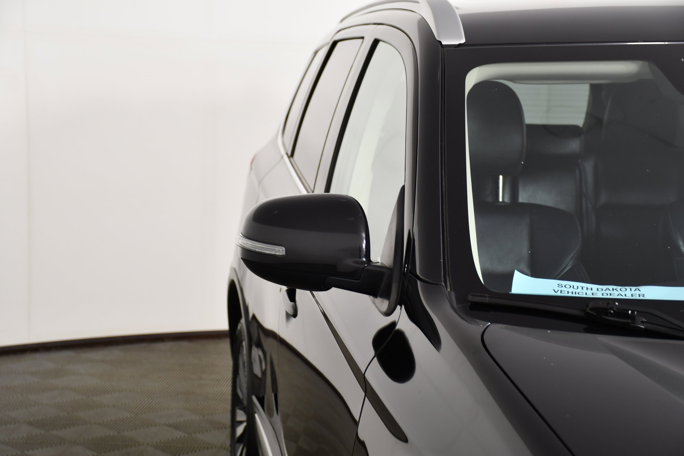 Used 2020 Labrador Black Metallic Mitsubishi SEL image 14