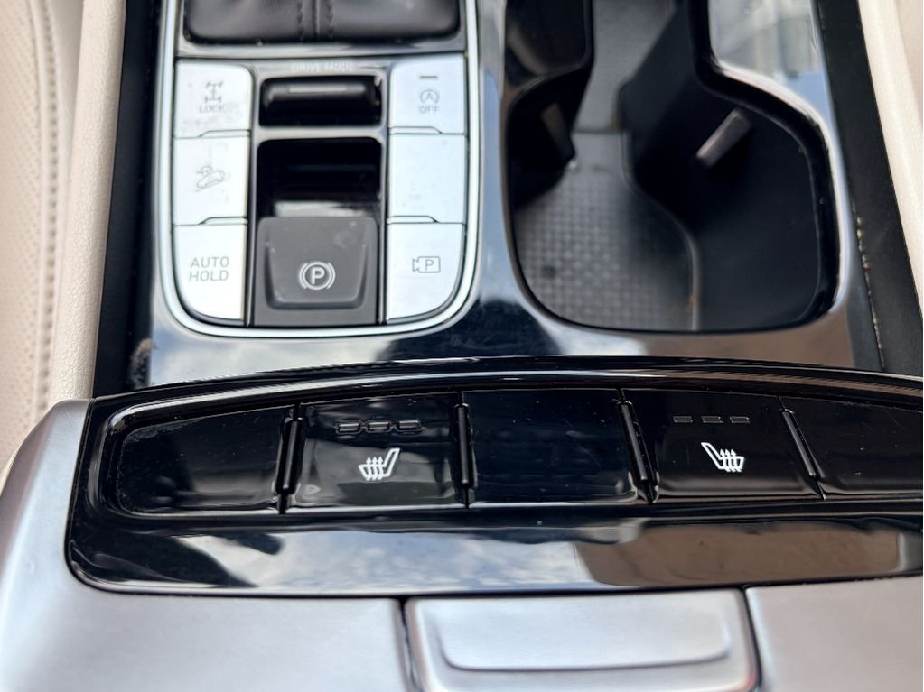 Certified Used 2024 Black Pearl Hyundai SEL image 19