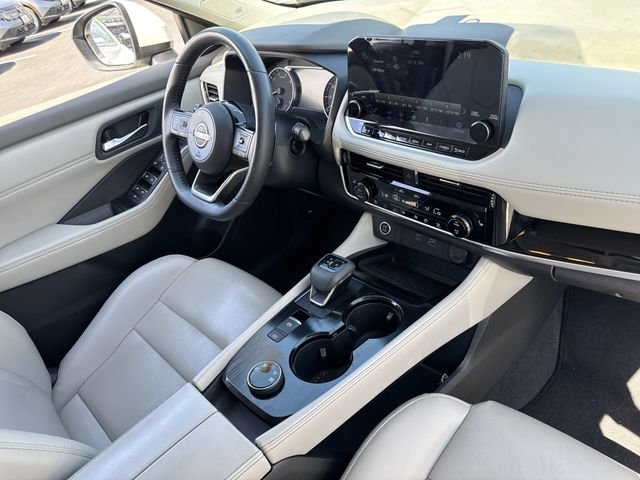 Used 2023 White Nissan SL image 29
