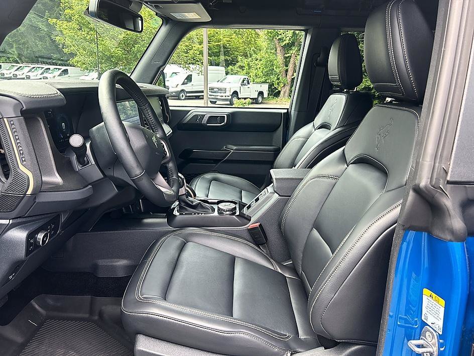 Used 2025 Blue Metallic Ford Badlands image 11
