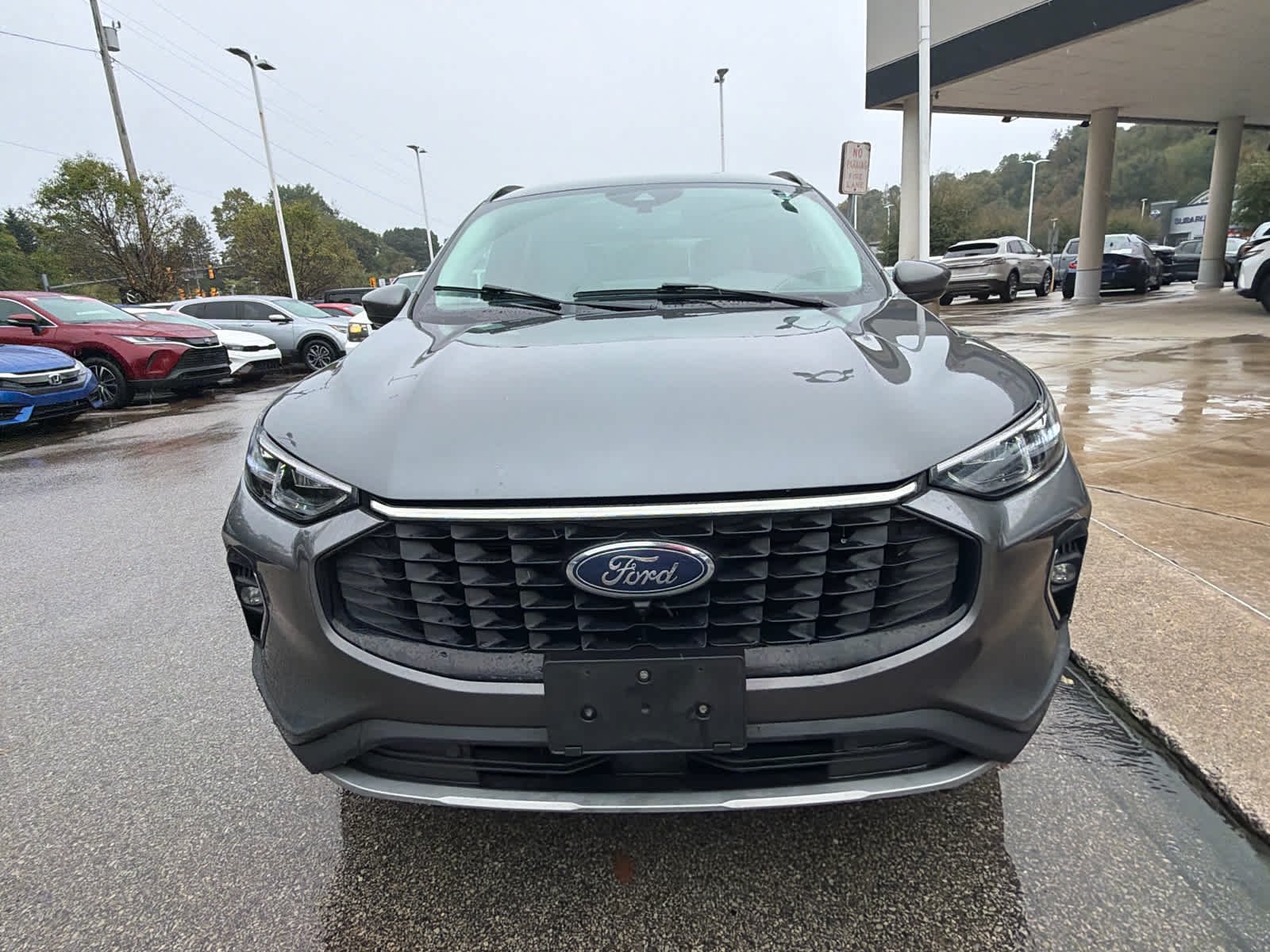 Used 2023 Gry/grey Ford Platinum image 2