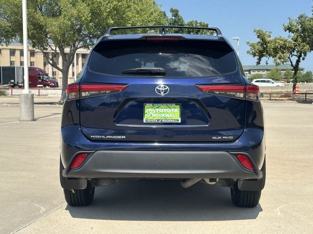 Used 2021  Toyota XLE image 4