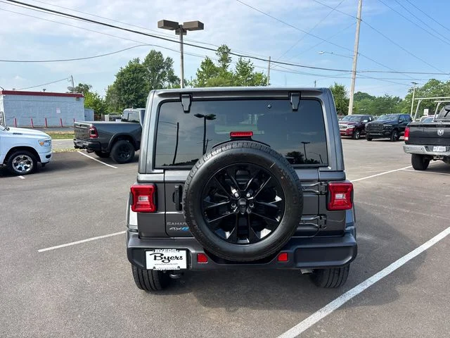 Used 2025 Gray Jeep Sahara 4xe image 29