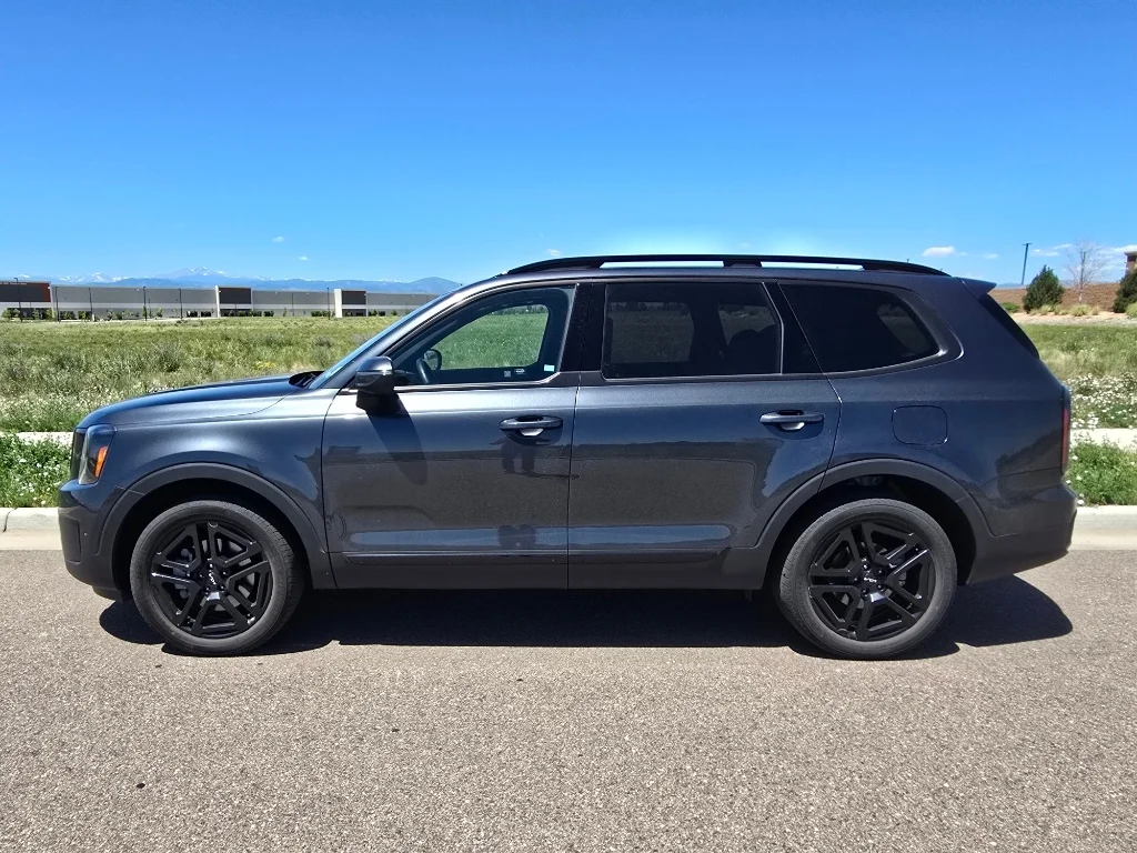 Used 2024 Gravity Gray Kia EX X-Line image 2