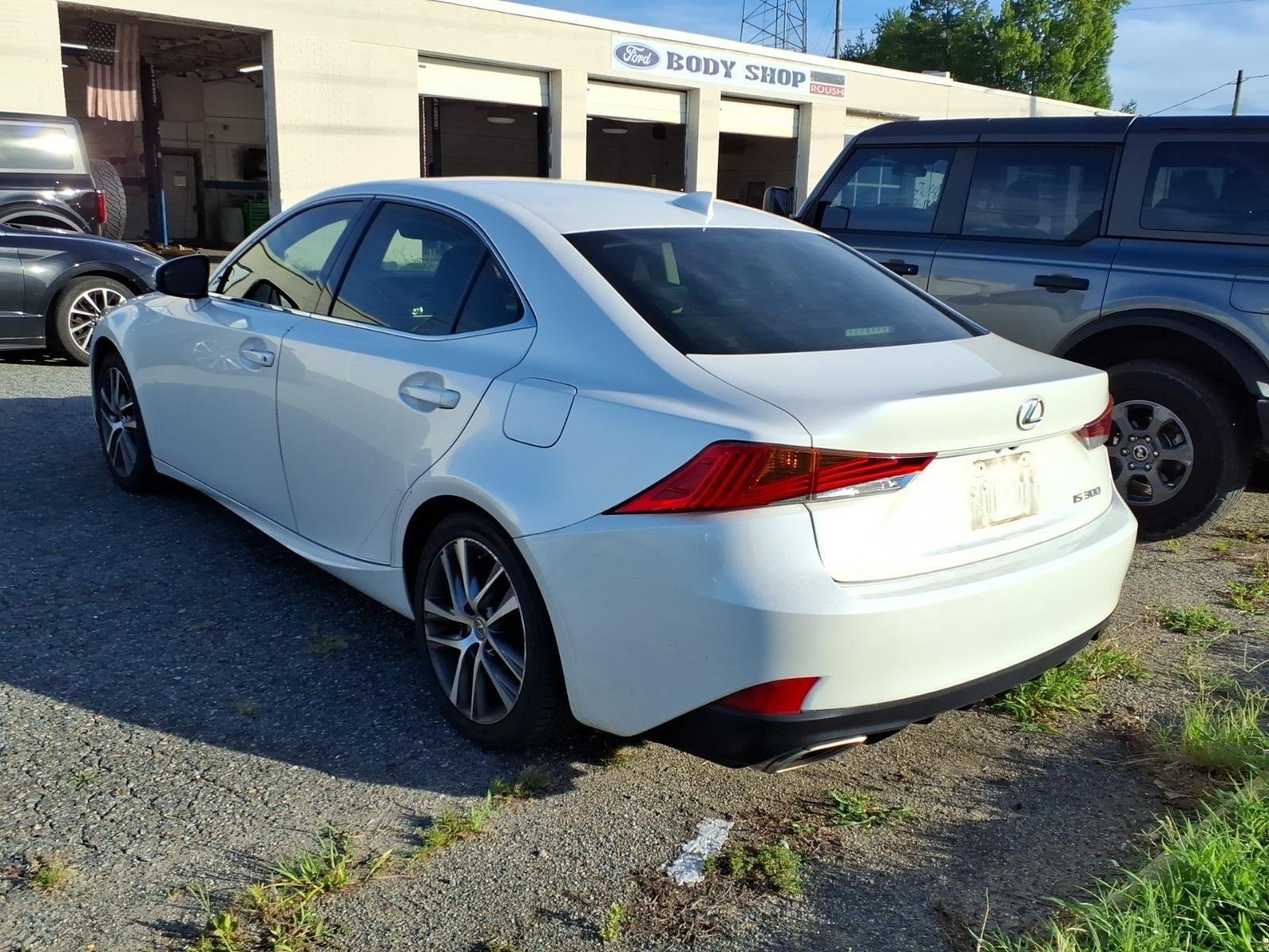 Used 2018 Eminent White Pearl Lexus IS 300 image 4
