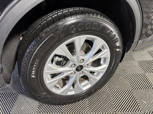 Used 2023 Black Ford Active image 7