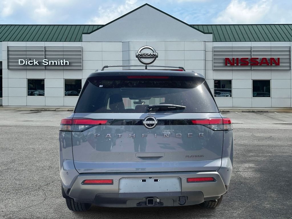 New 2026 Boulder Gray Pearl / Super Black Two-tone Nissan Platinum image 5
