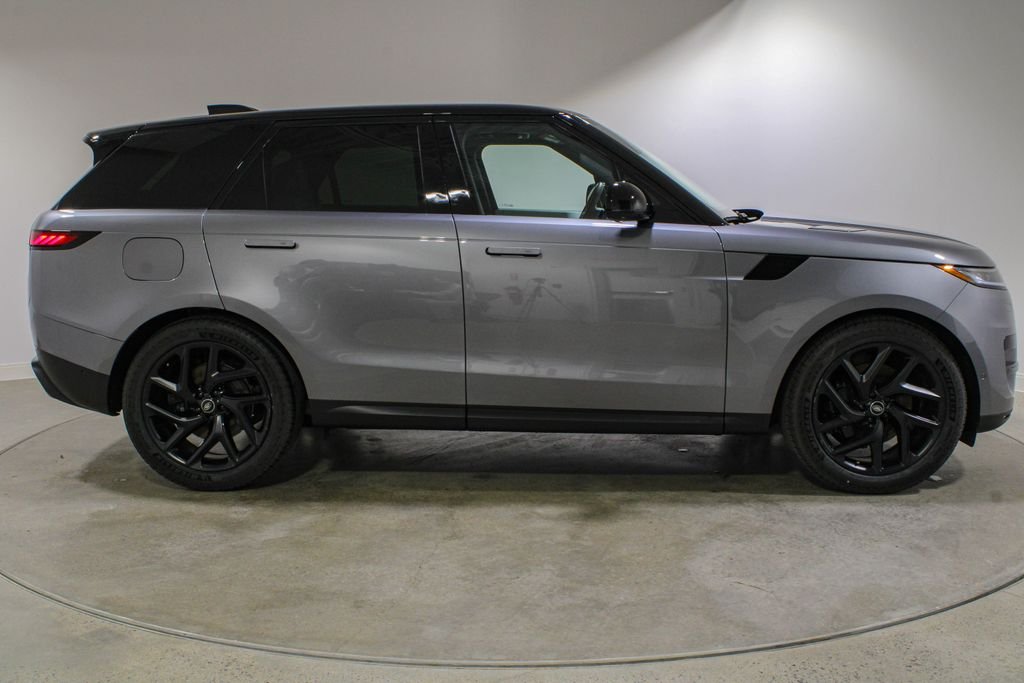 Certified Used 2025 Eiger Gray Metallic Land Rover SE image 6