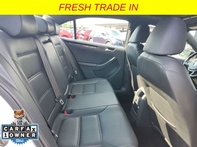 Used 2018 White Volkswagen 1.8T SE Sport image 21
