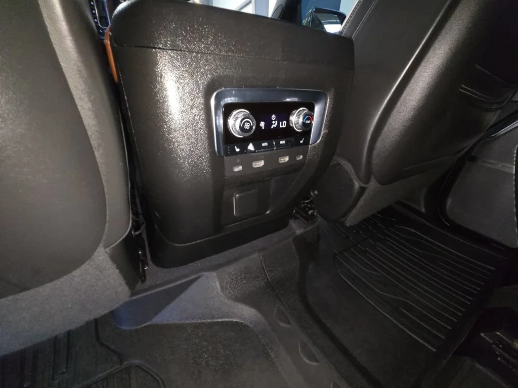 Used 2023 FROSTED PINE METALLIC GMC Denali Ultimate image 35