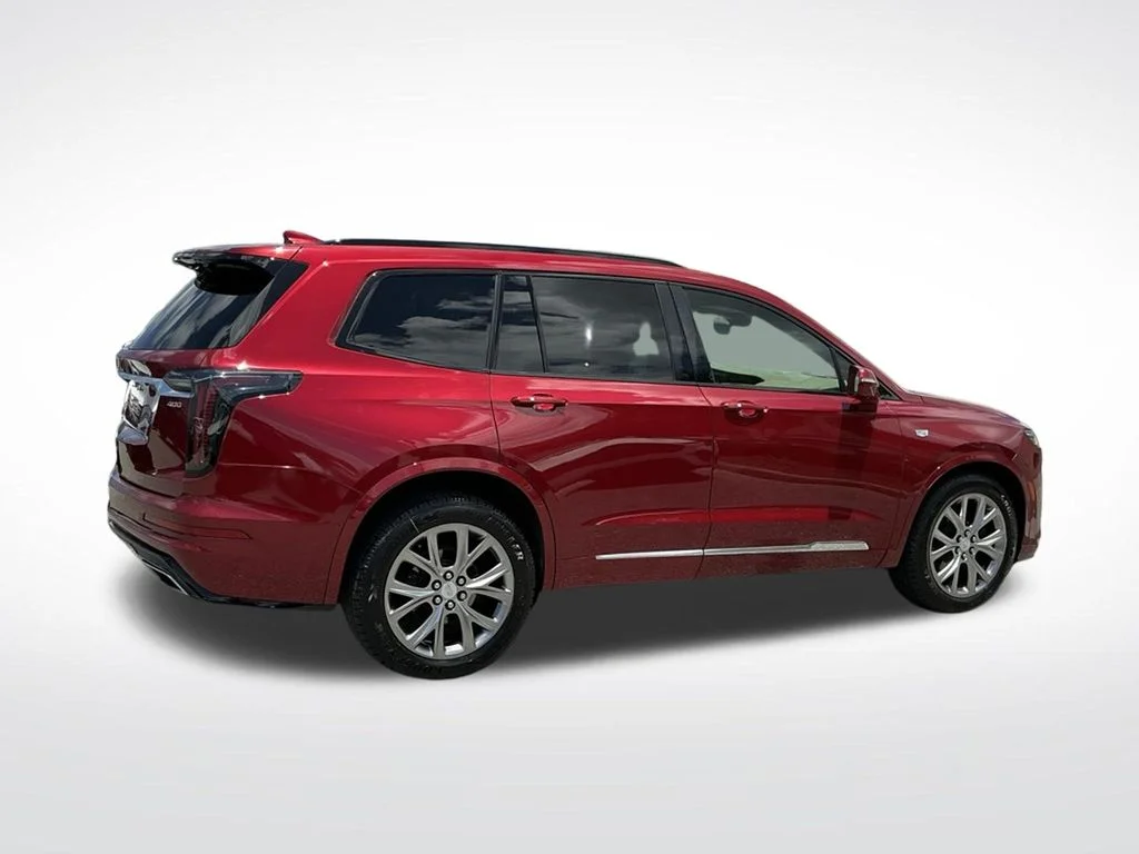 Used 2020 Red Cadillac Sport image 15