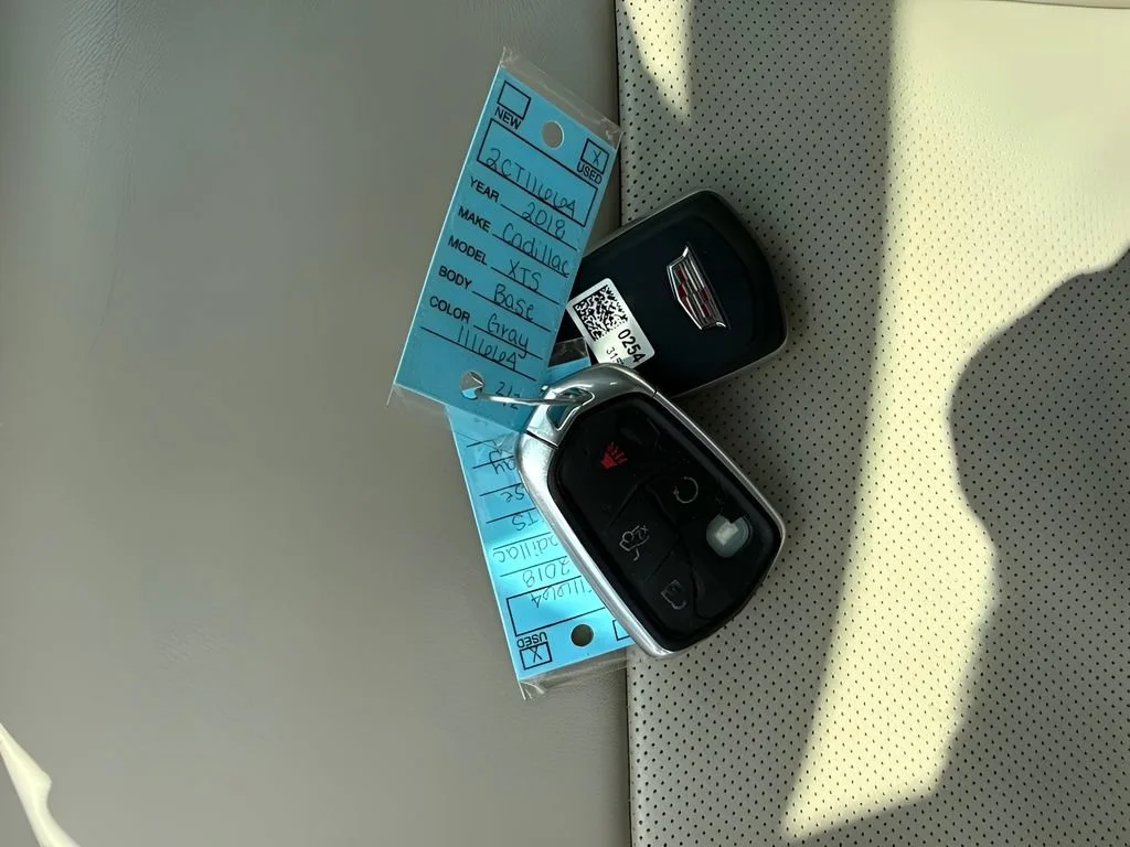 Used 2018 PHANTOM GRAY METALLIC Cadillac  image 31