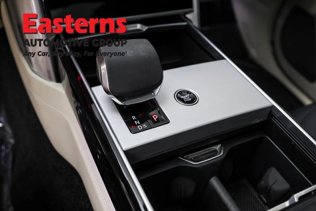 Used 2024 White Land Rover Autobiography image 13