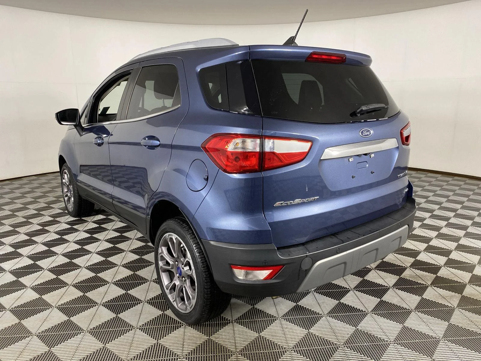 Used 2022 Blue Ford Titanium image 8