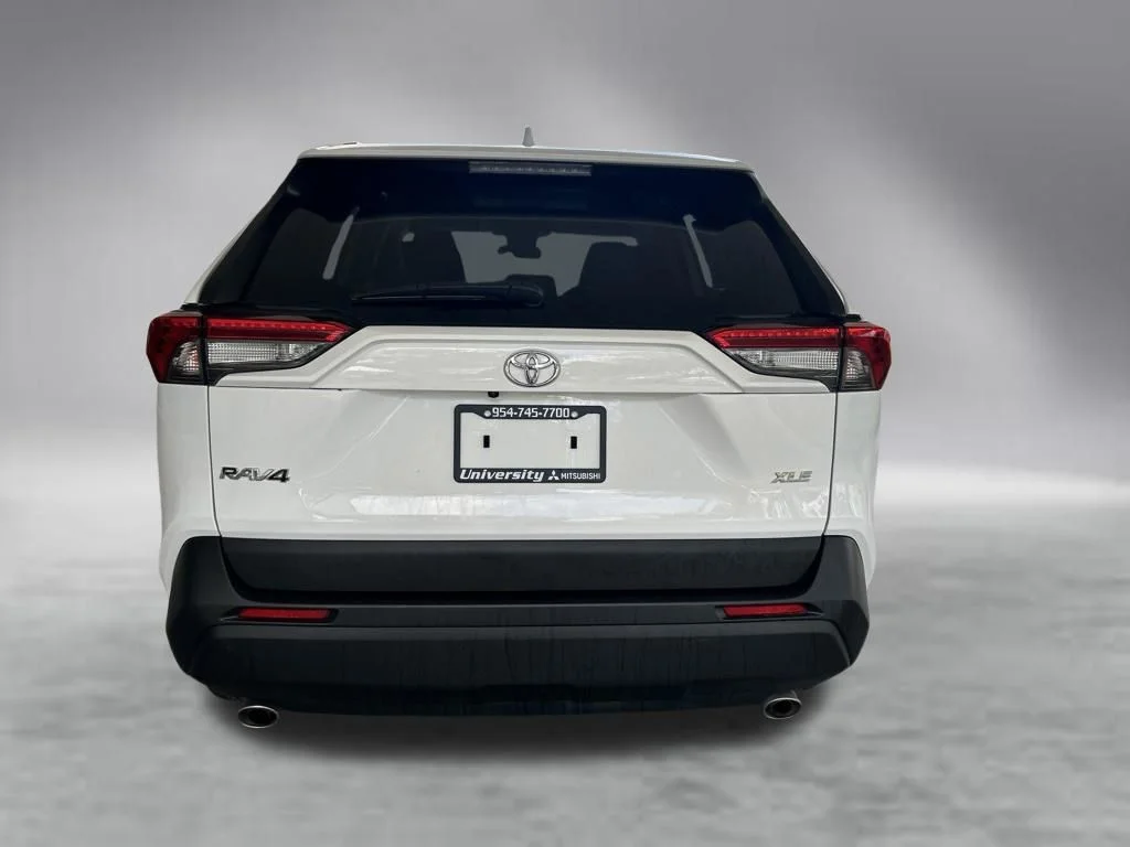 Used 2025 White Toyota XLE image 30