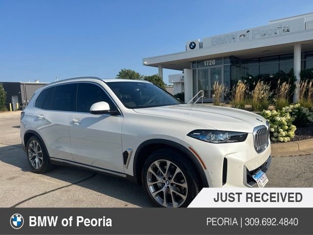 Used 2024 White Metallic BMW xDrive40i image 1