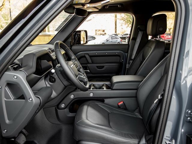New 2025 Tasman Blue Land Rover S image 14