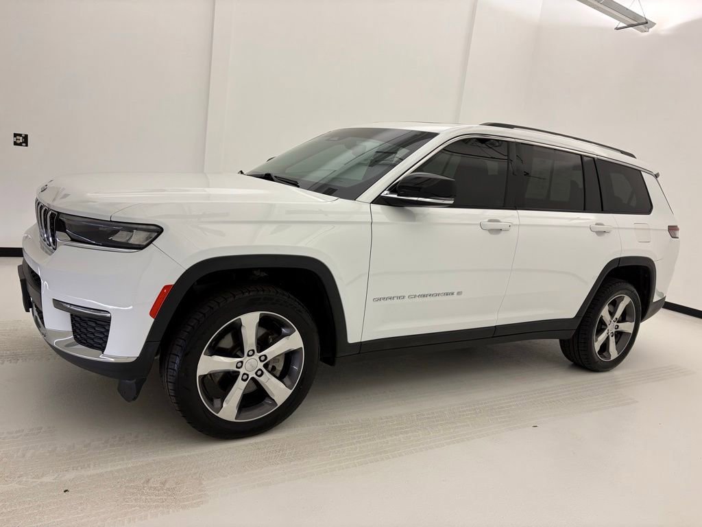 Used 2021 White Jeep Limited 4x4 image 23