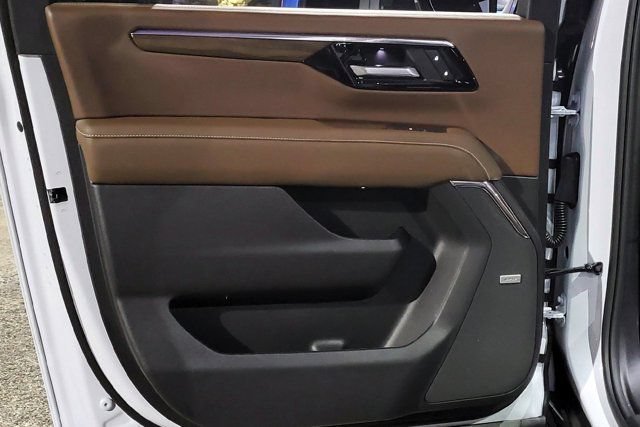 New 2026 Polar White Tricoat Chevrolet High Country image 21