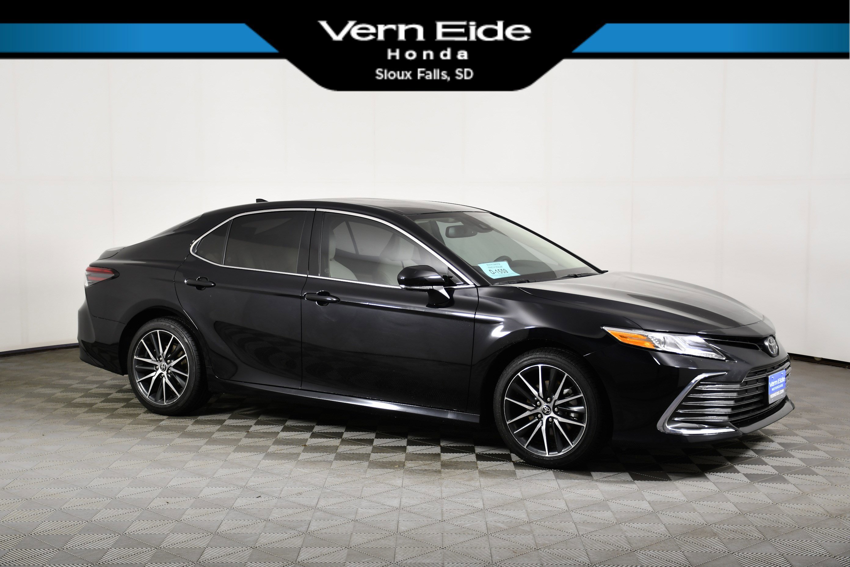 2024 Toyota Camry XLE's photo