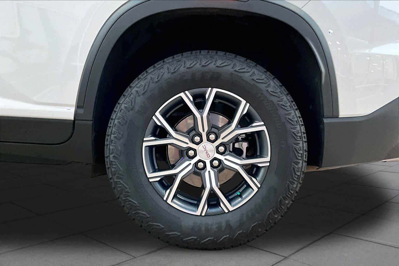 Used 2024 Summit White GMC AWD AT4 image 11