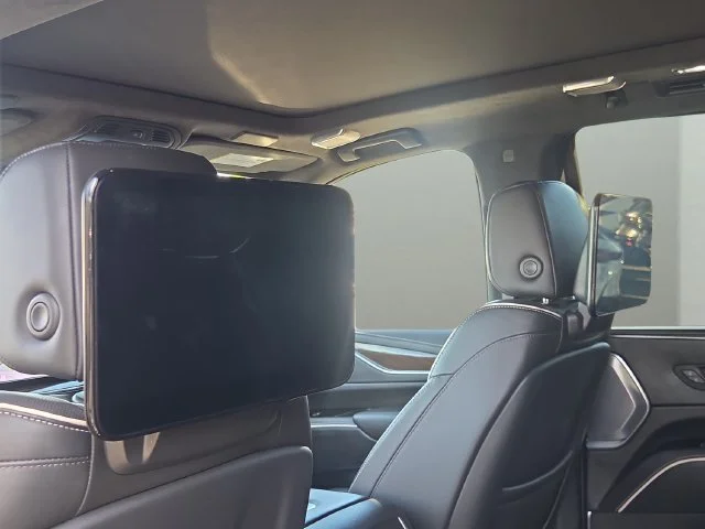Used 2022 Black Cadillac Sport Platinum image 17