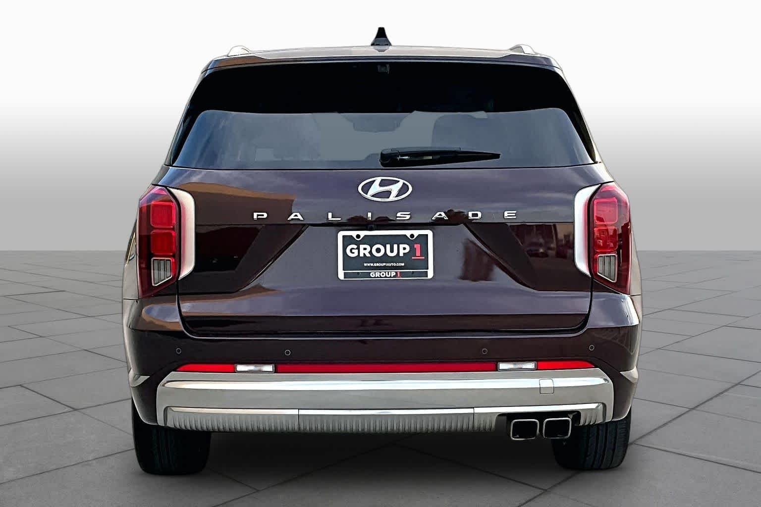 Used 2024 Sierra Burgundy Hyundai Calligraphy image 5