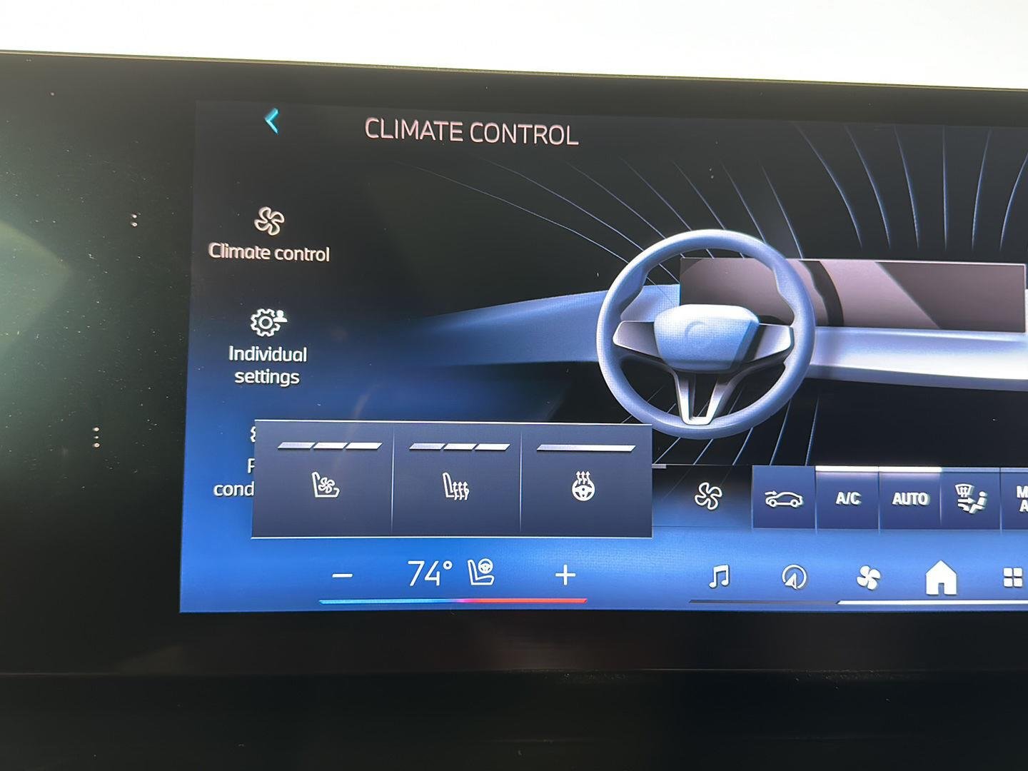 Used 2024 Mineral White Metallic BMW xDrive40i image 17