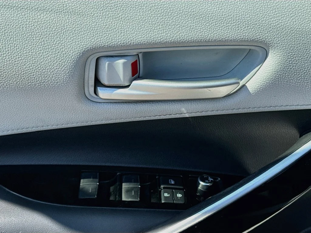 Used 2019 White Toyota XSE image 22