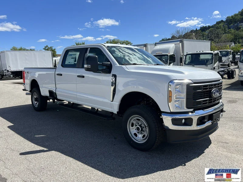 New 2026 Oxford White Ford XL image 4